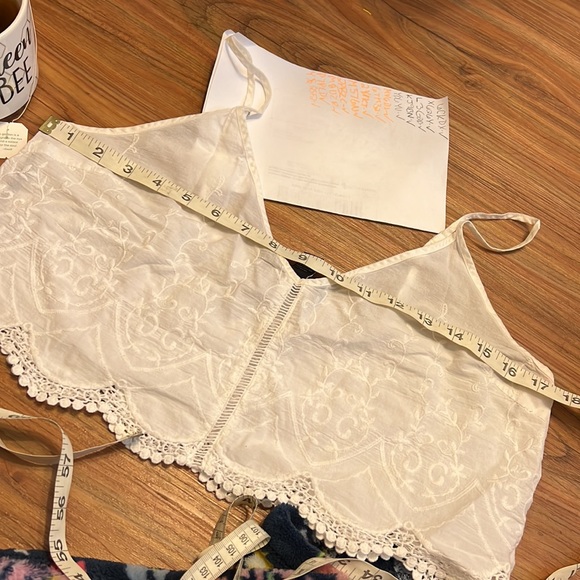 Forever 21 White Scalloped Lace Crop Top - Picture 6 of 7